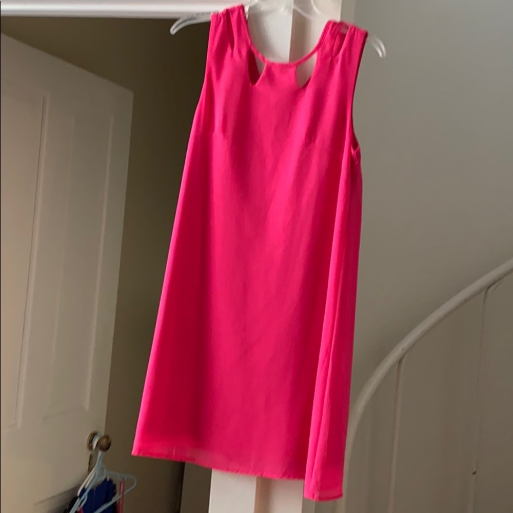 Flowy pink dress